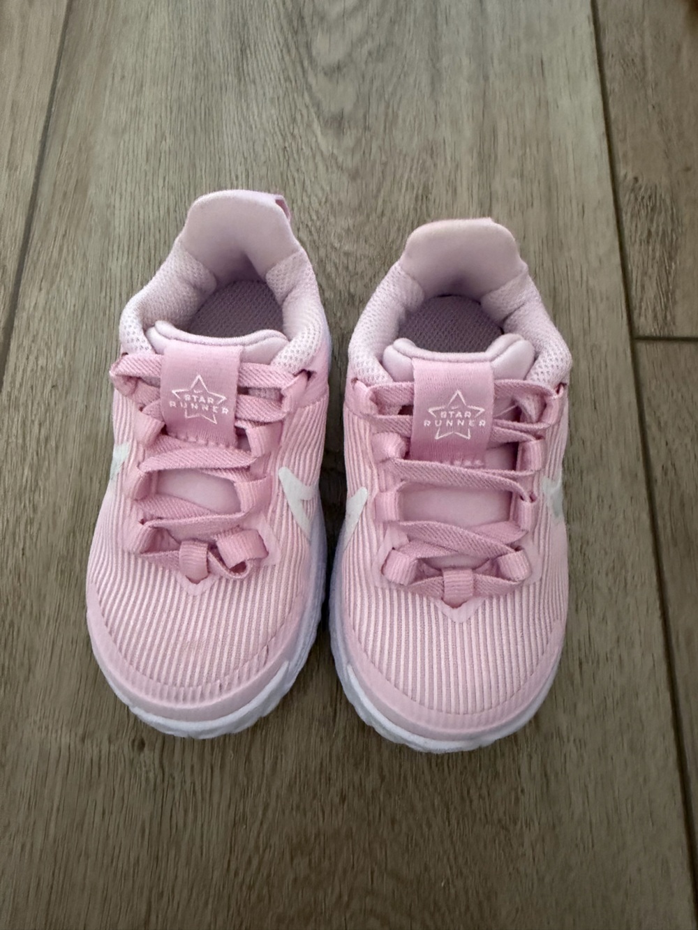 Nike Kids Pink Lightweight Lace-Up Sneakers